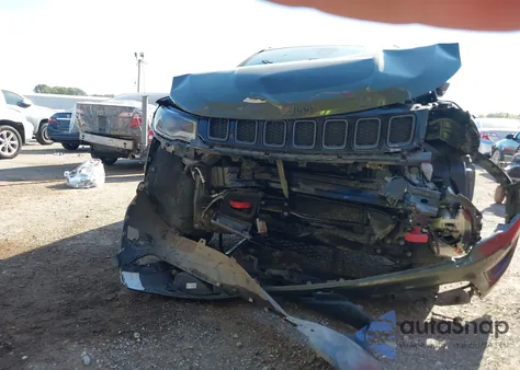 2018 Jeep Compass Trailhawk 4X4 из США, поврежденный, VIN 3C4NJDDBXJT238917